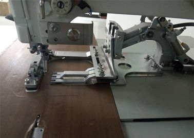Weiße große Nähmaschine für Wäsche, Damen-BH-Schlüpfer, der Maschine herstellt fournisseur